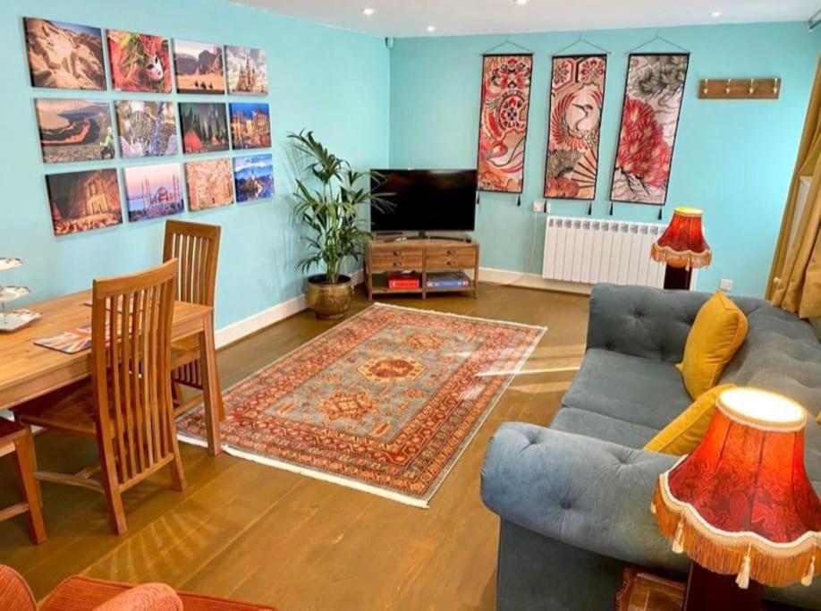 Traveller'S Rest - Cosy Cottage In Heart Of Wilton Salisbury Bagian luar foto