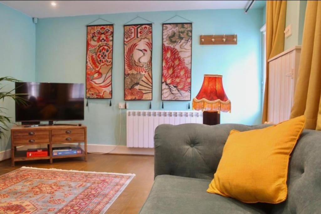 Traveller'S Rest - Cosy Cottage In Heart Of Wilton Salisbury Bagian luar foto